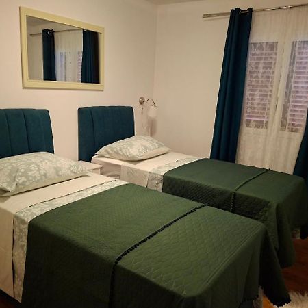 Apartments Popaj コミジャ エクステリア 写真