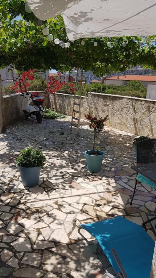 Apartments Popaj コミジャ エクステリア 写真
