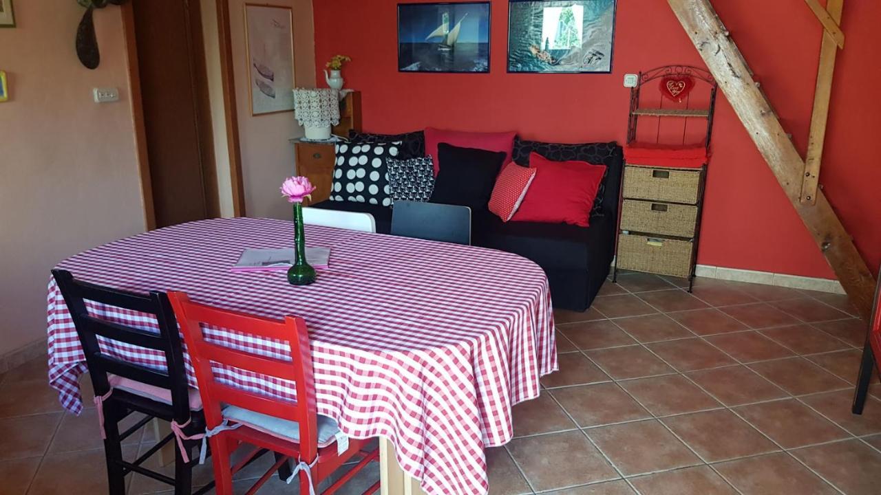 Apartments Popaj コミジャ エクステリア 写真