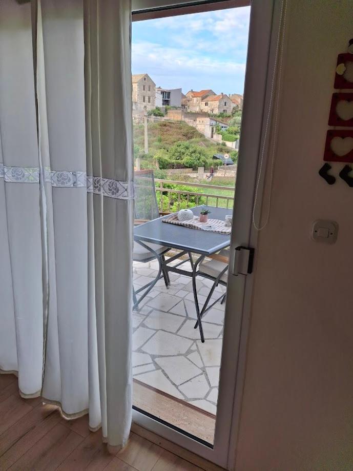 Apartments Popaj コミジャ エクステリア 写真