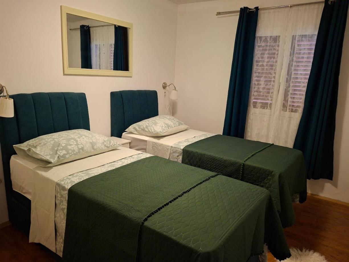 Apartments Popaj コミジャ エクステリア 写真