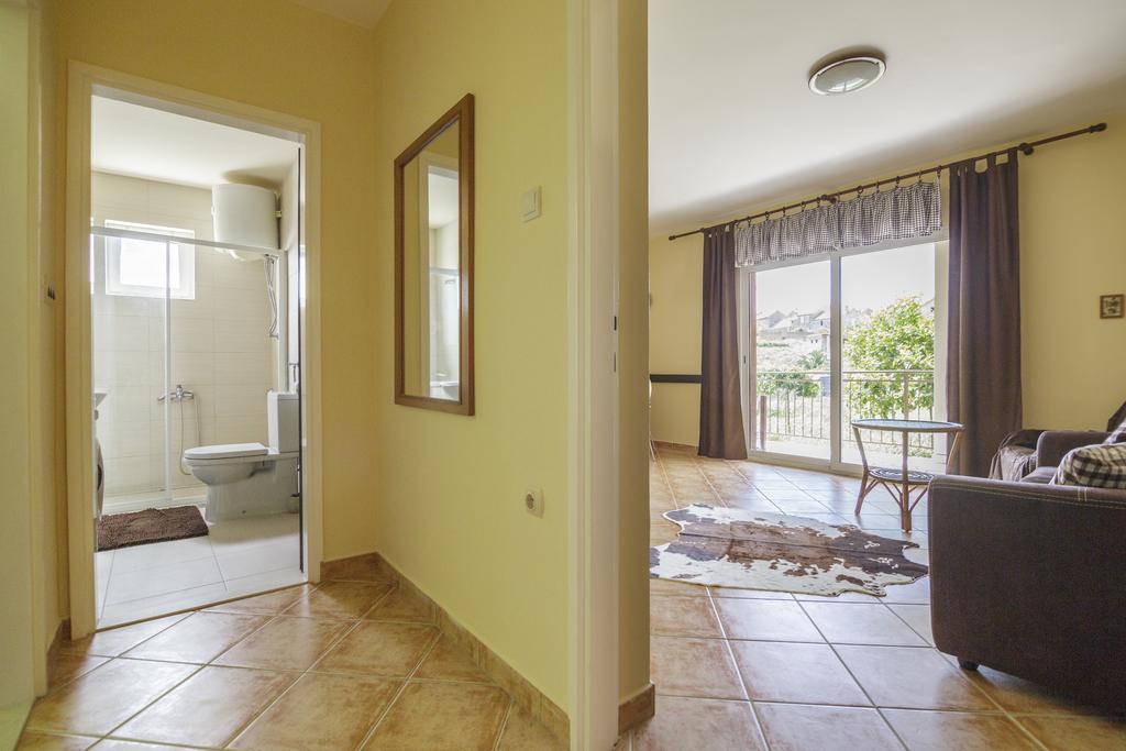 Apartments Popaj コミジャ エクステリア 写真
