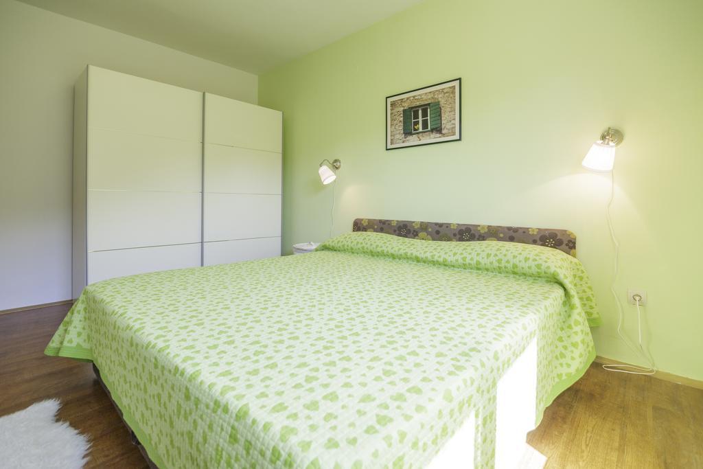 Apartments Popaj コミジャ エクステリア 写真