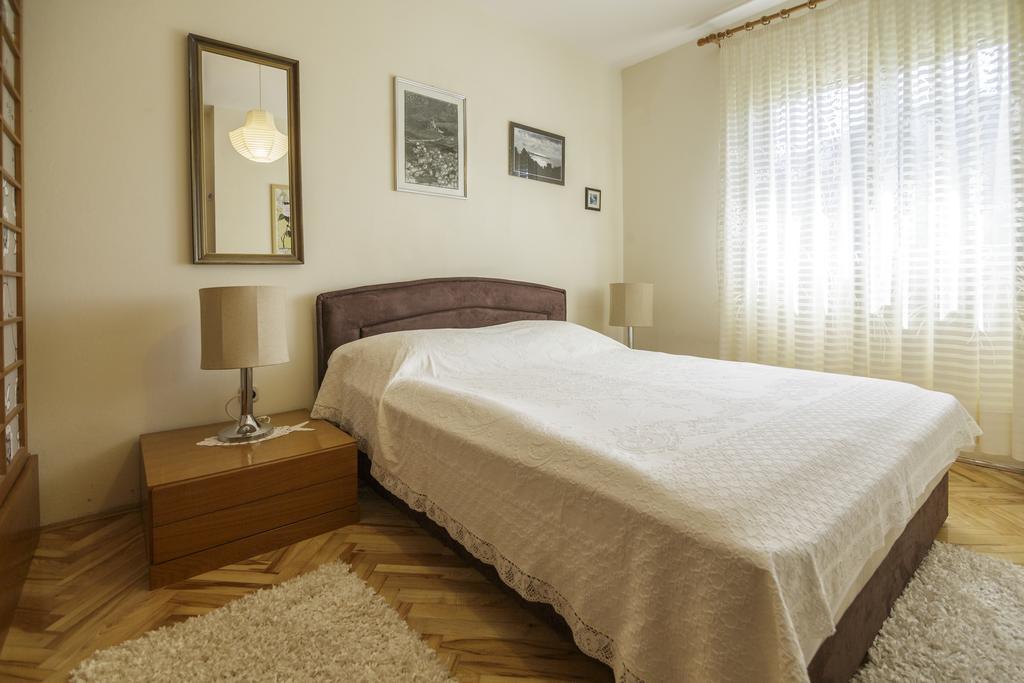 Apartments Popaj コミジャ エクステリア 写真