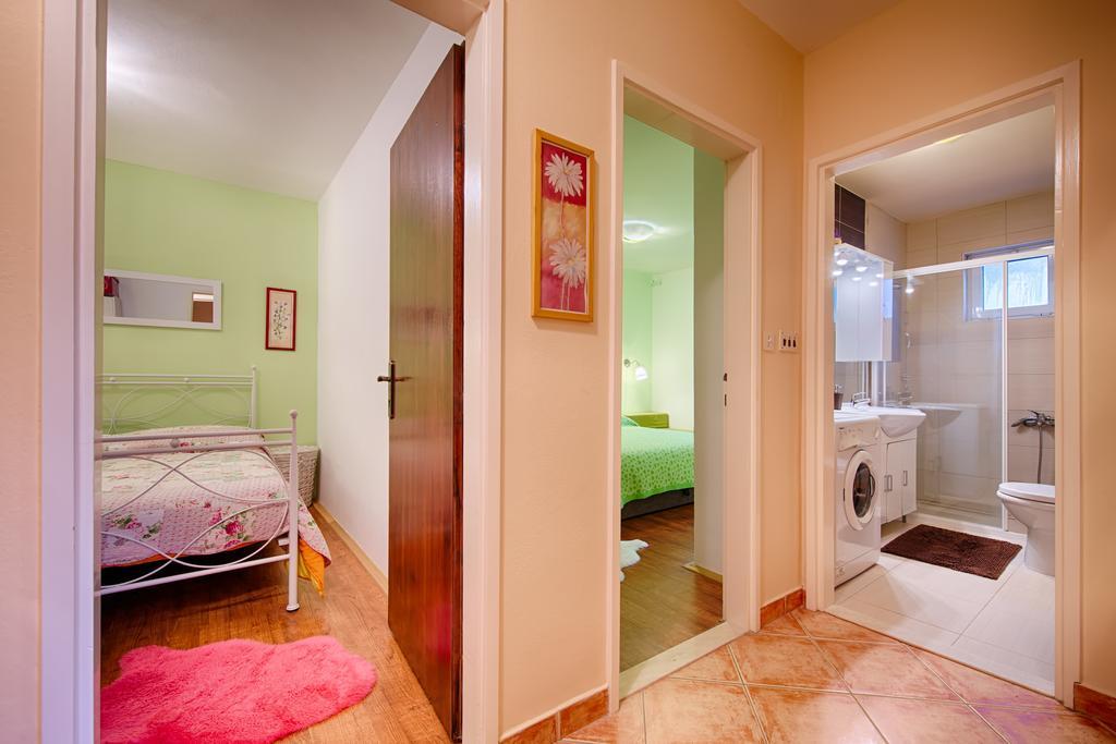 Apartments Popaj コミジャ エクステリア 写真