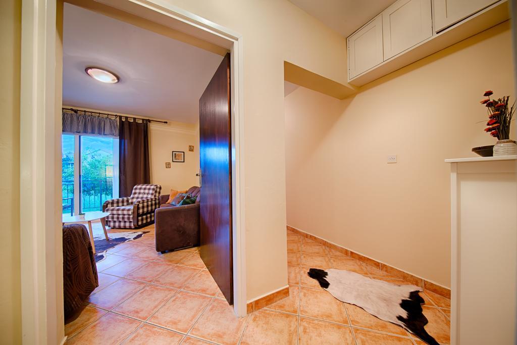 Apartments Popaj コミジャ エクステリア 写真