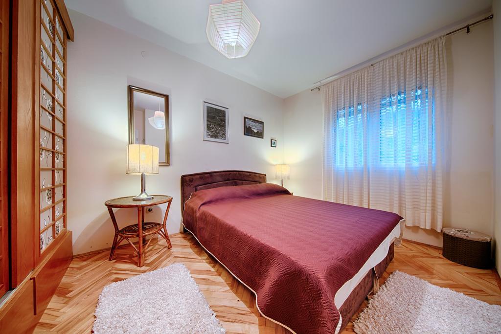 Apartments Popaj コミジャ エクステリア 写真