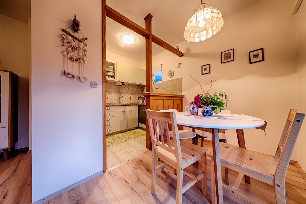Apartments Popaj コミジャ エクステリア 写真